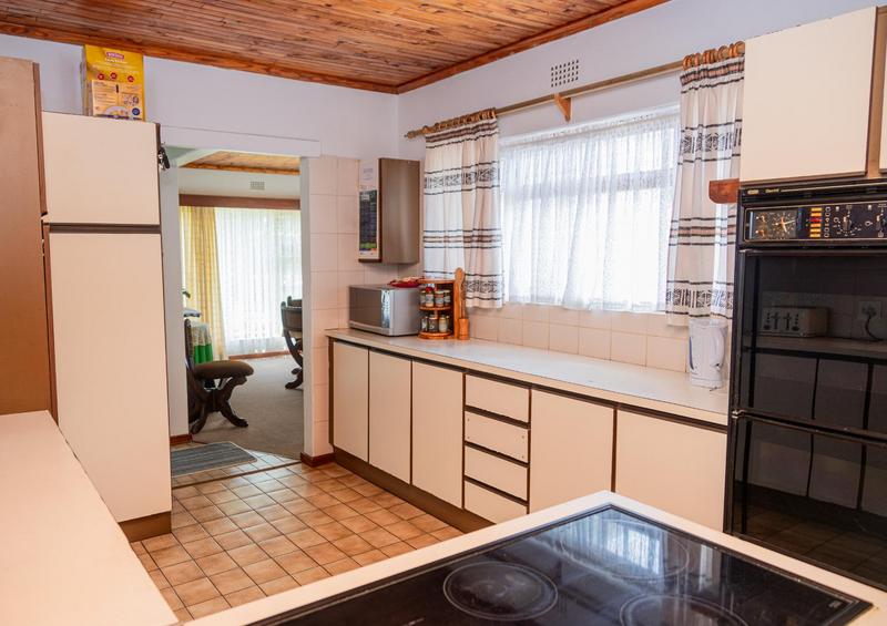 5 Bedroom Property for Sale in Heather Park Western Cape